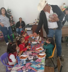 FESTEJO NAVIDEÑO CON NIÑAS Y NIÑOS DE EDUCACIÓN INICIAL